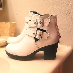 Ladies size 8.5 Ankle Boots